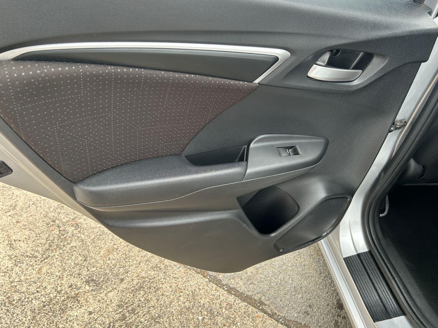 Used Honda Jazz 2018 for sale - 76156760: Photo 25