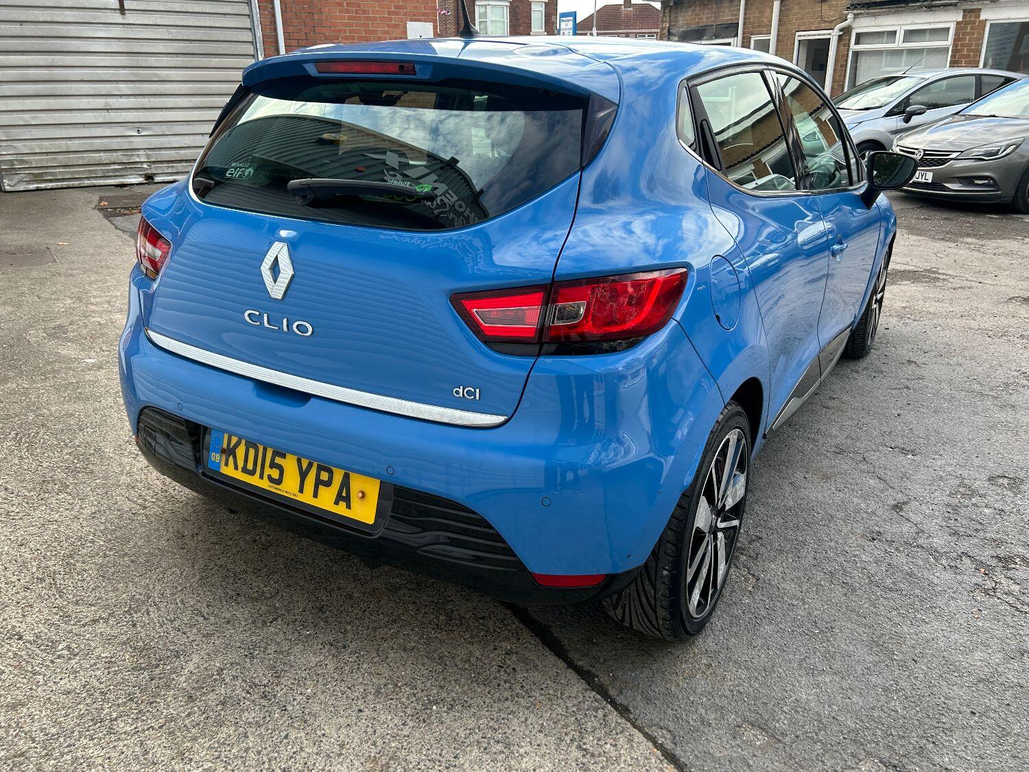 Used Renault Clio 2015 for sale - 76156759: Photo 11