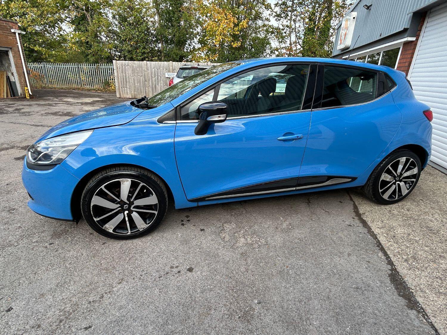 Used Renault Clio 2015 for sale - 76156759: Photo 16