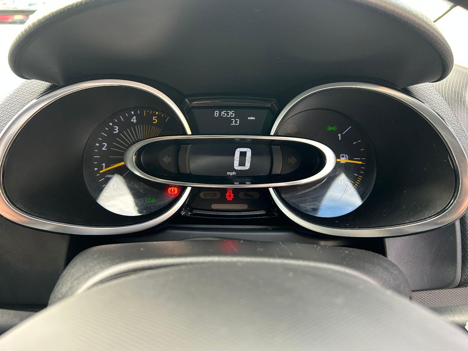 Used Renault Clio 2015 for sale - 76156759: Photo 32