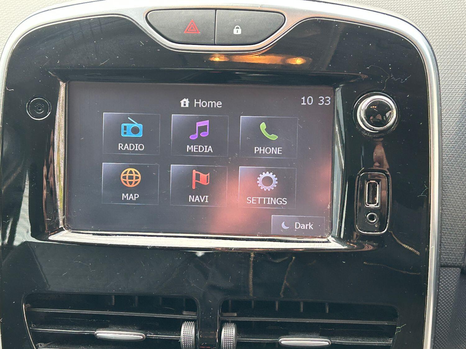Used Renault Clio 2015 for sale - 76156759: Photo 33
