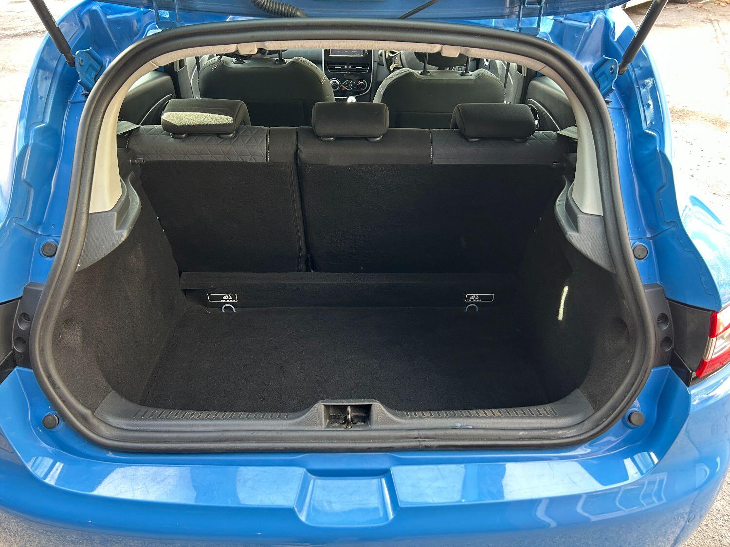 Used Renault Clio 2015 for sale - 76156759: Photo 36