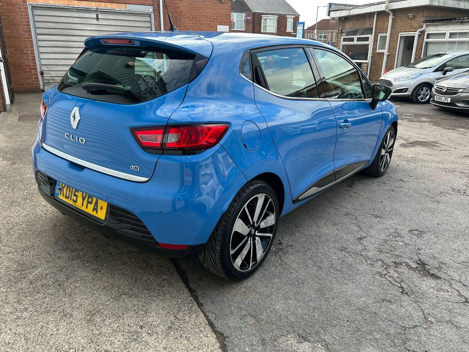 Used Renault Clio 2015 for sale - 76156759: Photo 8