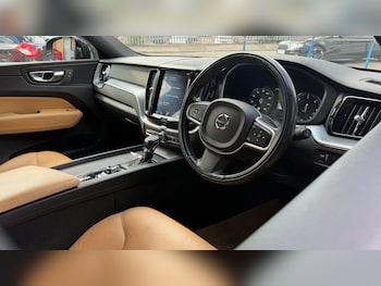 Used Volvo XC60 2018 for sale - 78623397: Photo