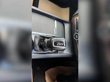 Used Volvo XC60 2018 for sale - 78623397: Photo