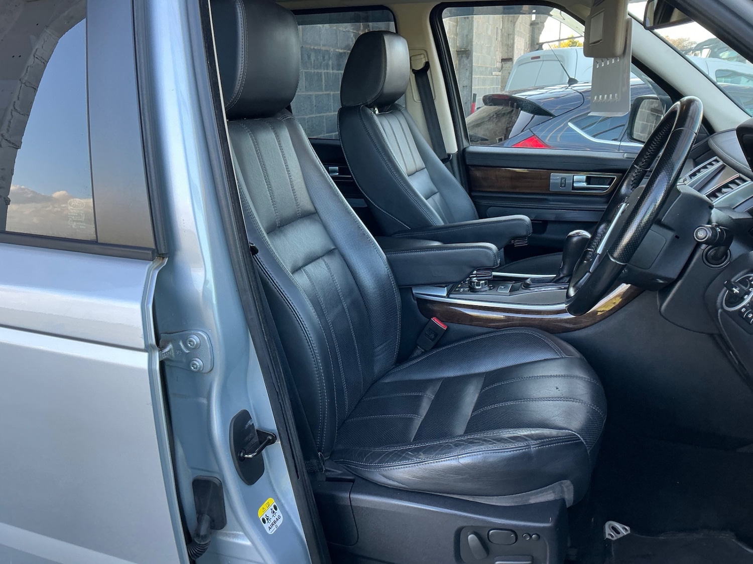 Used Land Rover Range Rover Sport 2010 for sale - 76439996: Photo 9