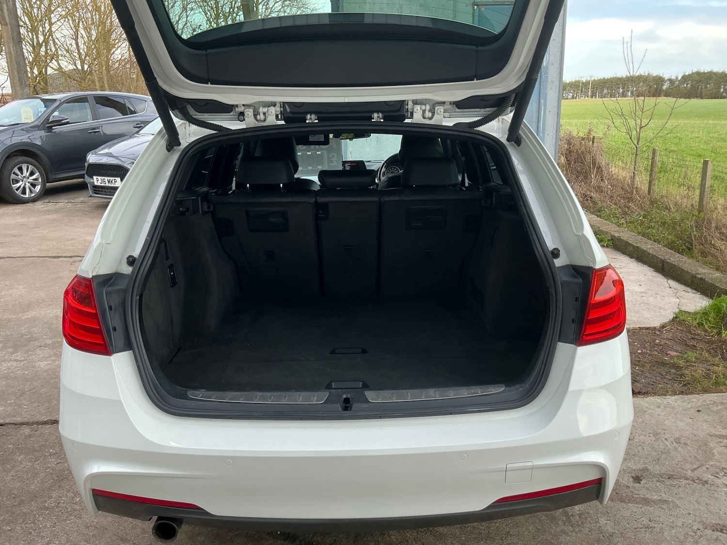 Used BMW 3 Series 2015 for sale - 76911446: Photo 8