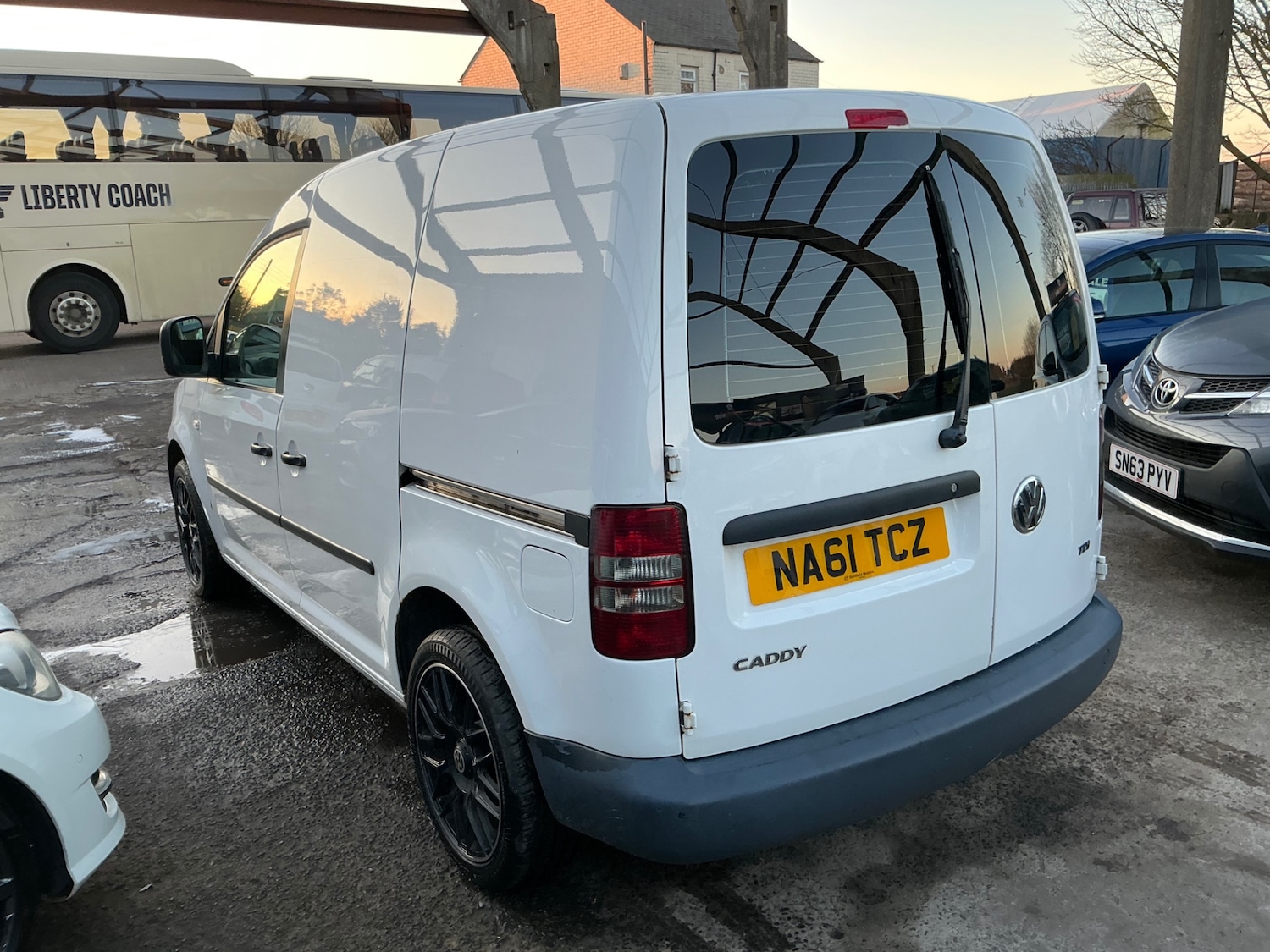 Used Volkswagen Caddy 2011 for sale - 77793058: Photo 6