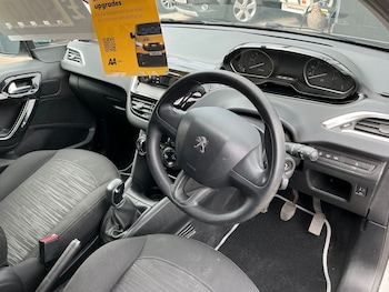 Used Peugeot 208 2016 for sale - 79211624: Photo