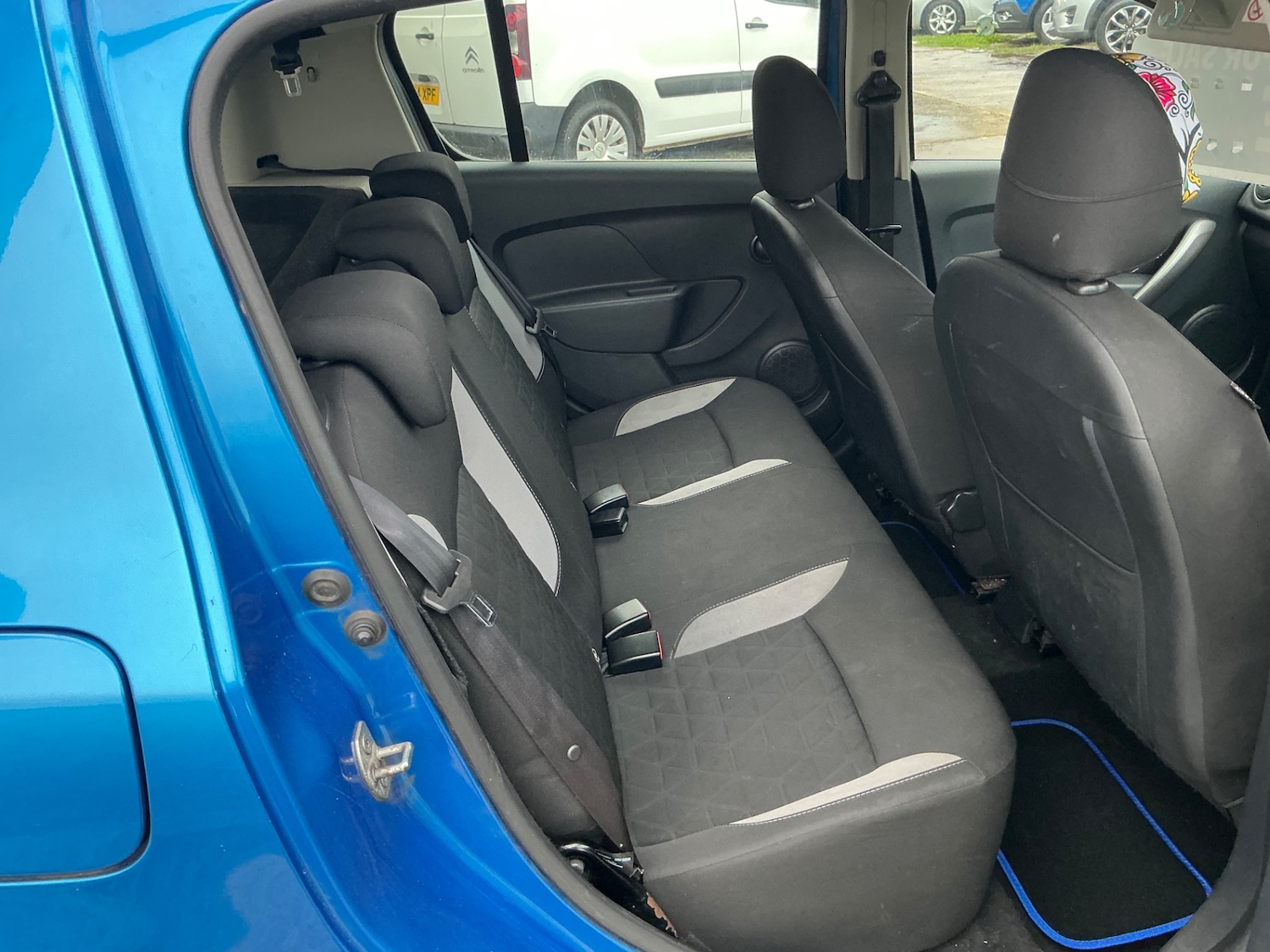 Used Dacia Sandero Stepway 2014 for sale - 76439733: Photo 9