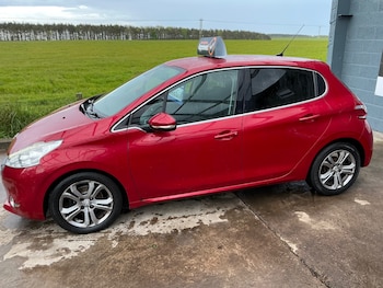 Used Peugeot 208 2014 for sale - 78633631: Photo