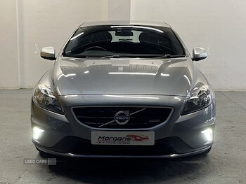 Used Volvo V40 2015 for sale - 76419587: Photo