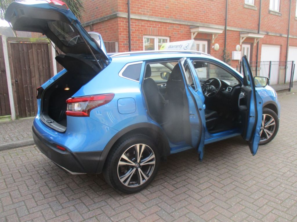 Used Nissan Qashqai 2017 for sale - 77990239: Photo 14