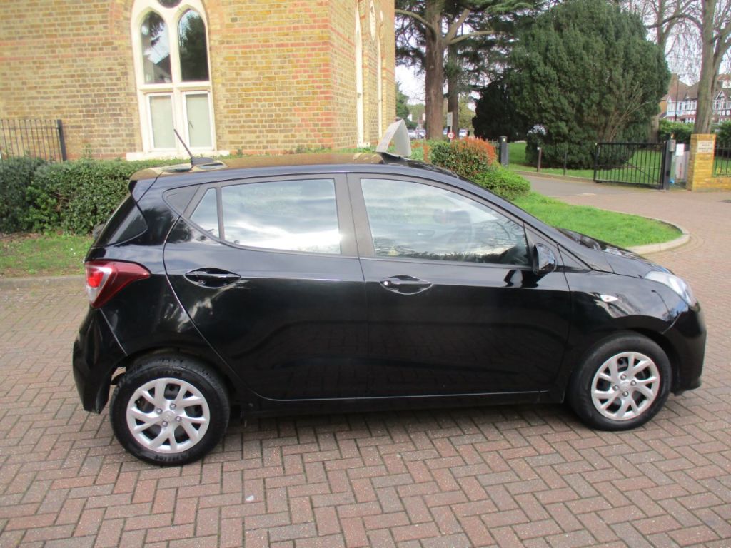 Used Hyundai i10 2017 for sale - 77825905: Photo 11