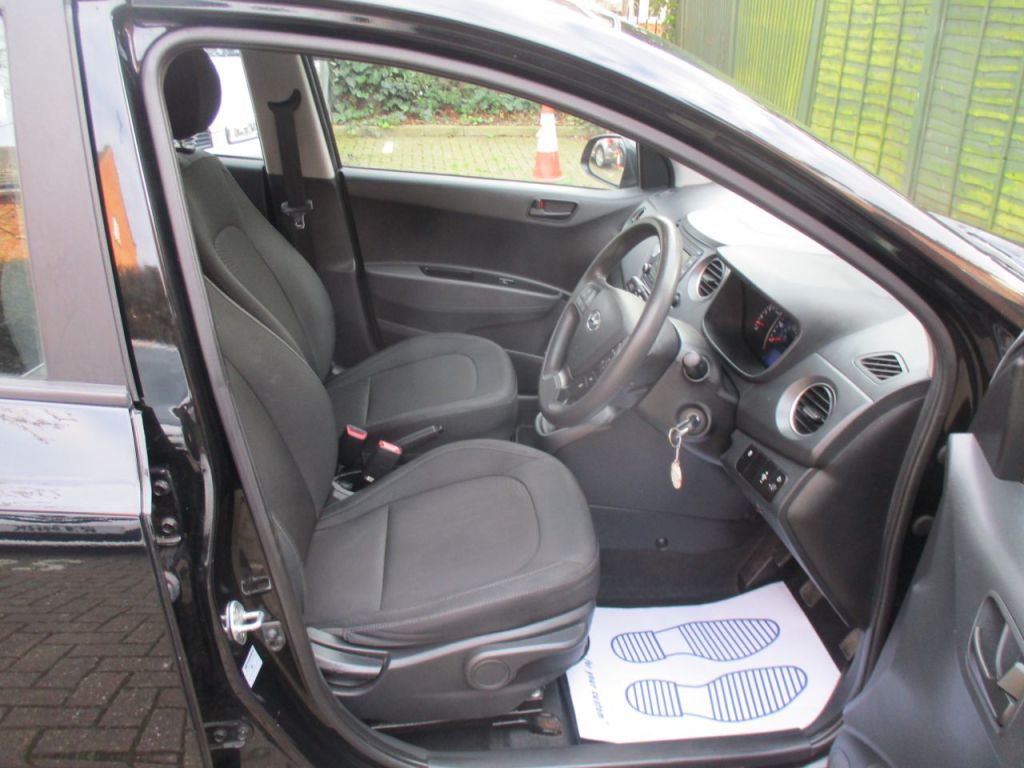 Used Hyundai i10 2017 for sale - 77825905: Photo 13