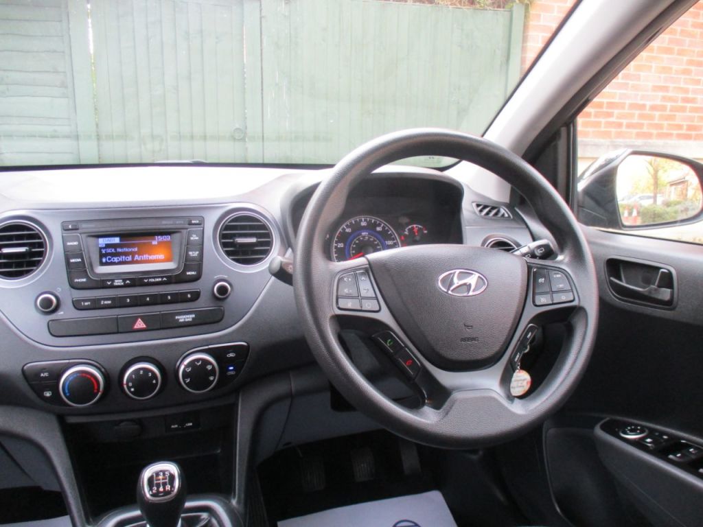 Used Hyundai i10 2017 for sale - 77825905: Photo 24