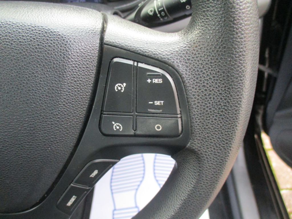 Used Hyundai i10 2017 for sale - 77825905: Photo 29