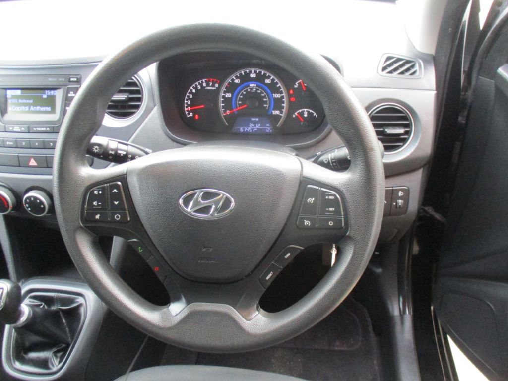 Used Hyundai i10 2017 for sale - 77825905: Photo 30