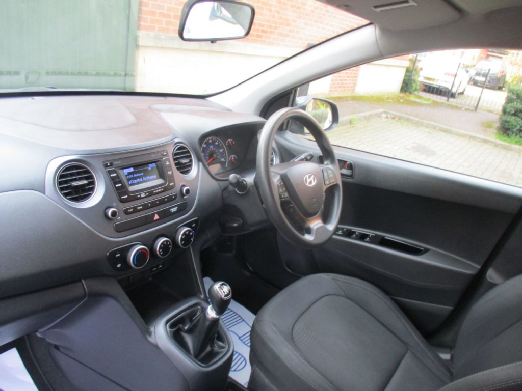 Used Hyundai i10 2017 for sale - 77825905: Photo 7