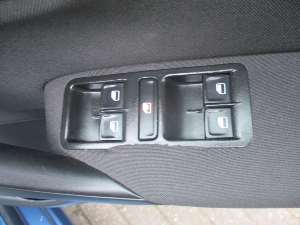 Used Volkswagen Polo 2015 for sale - 78095762: Photo 32