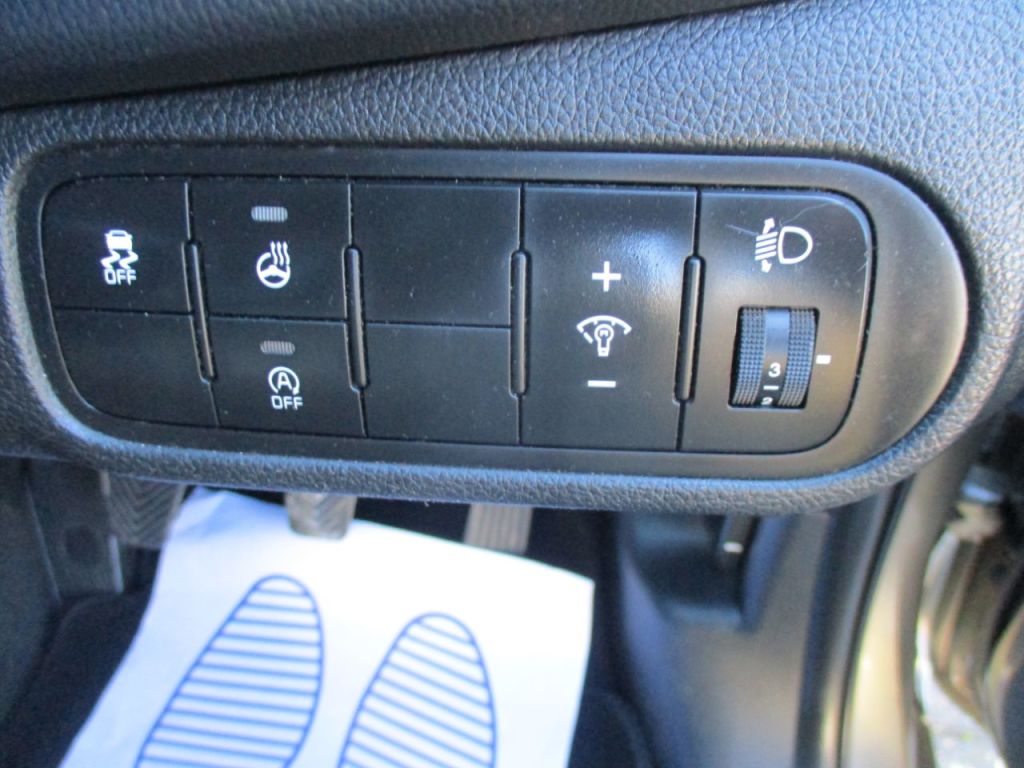 Used Kia Carens 2018 for sale - 77825878: Photo 44