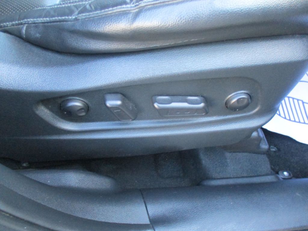 Used Kia Carens 2018 for sale - 77825878: Photo 46