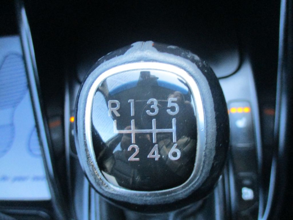 Used Kia Carens 2018 for sale - 77825878: Photo 60