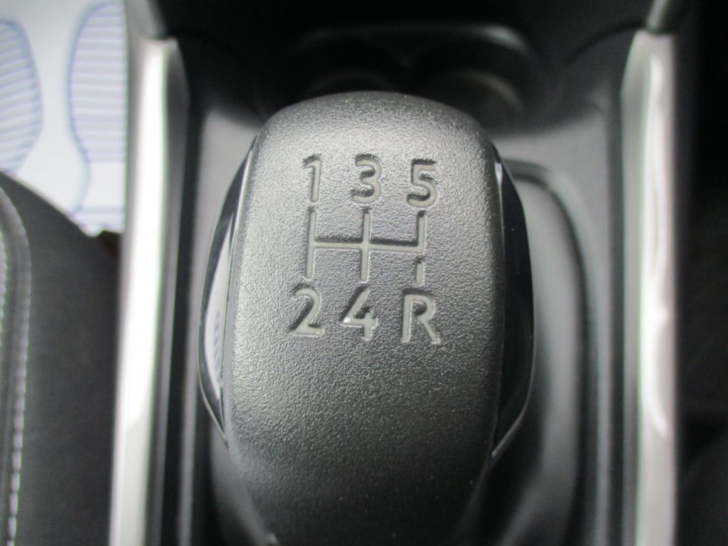 Used Peugeot 2008 2018 for sale - 77825896: Photo 45