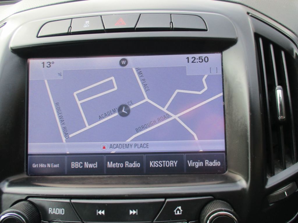 Used Vauxhall Insignia 2017 for sale - 77825903: Photo 2