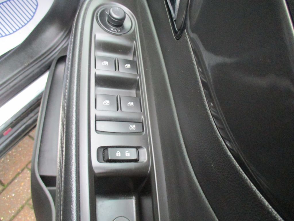 Used Vauxhall Mokka X 2017 for sale - 77825900: Photo 16