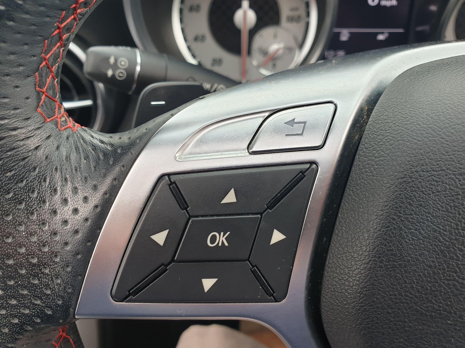 Used Mercedes-Benz SLK 2012 for sale - 76424392: Photo 19