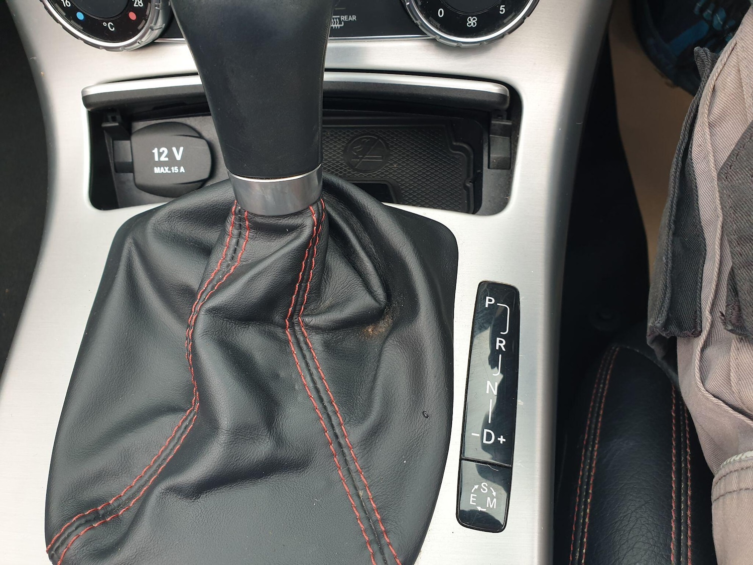 Used Mercedes-Benz SLK 2012 for sale - 76424392: Photo 9