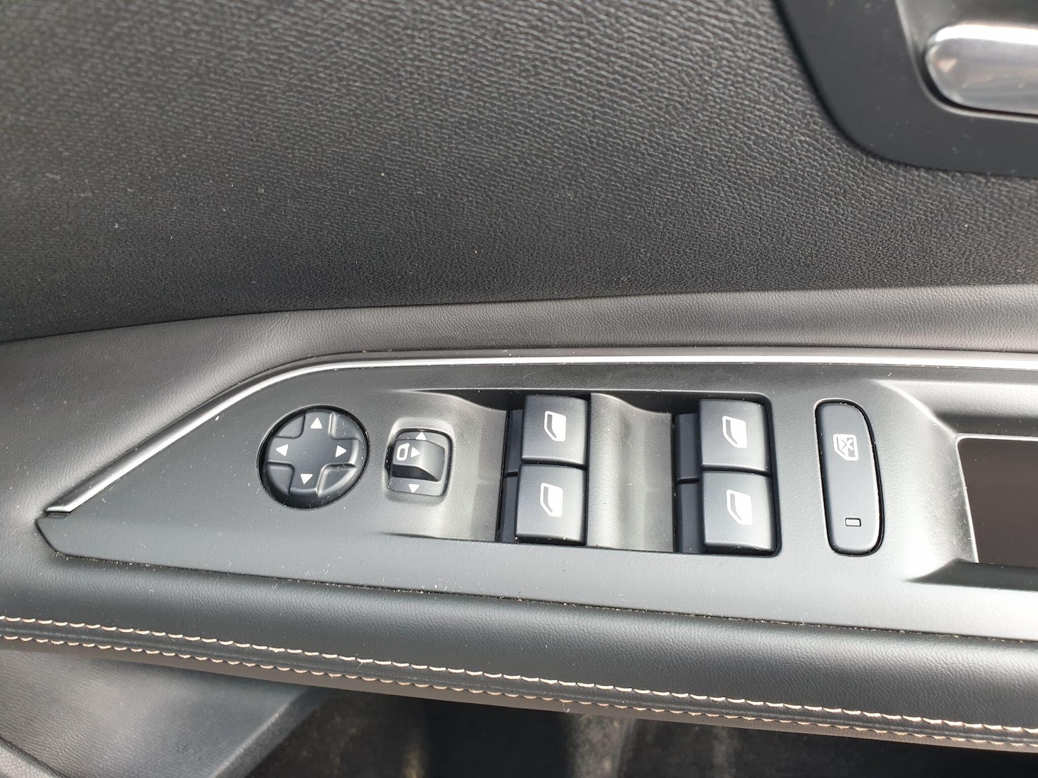 Used Peugeot 3008 2018 for sale - 76137494: Photo 43