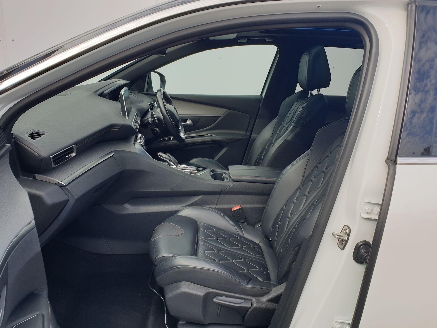 Used Peugeot 3008 2018 for sale - 76137494: Photo 48