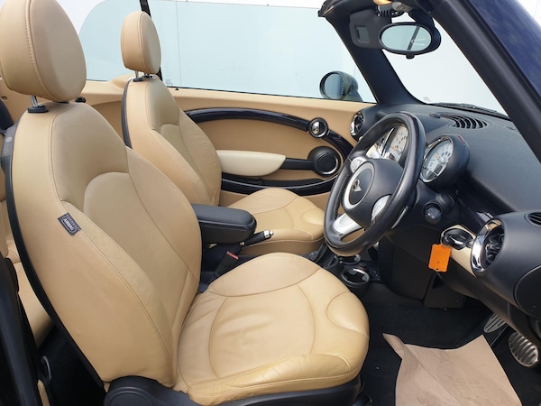 Used MINI Convertible 2009 for sale - 76137177: Photo 12