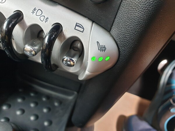 Used MINI Convertible 2009 for sale - 76137177: Photo 21