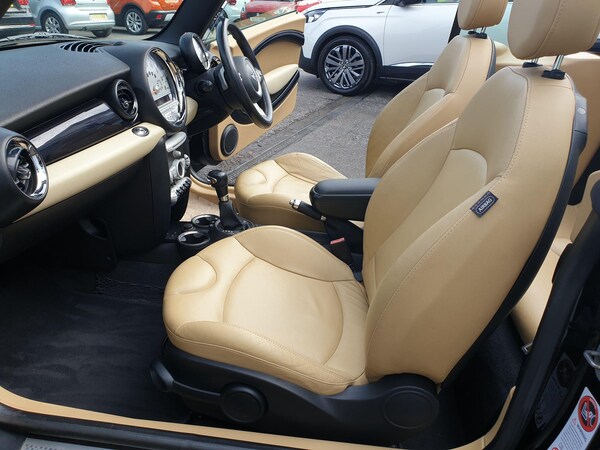 Used MINI Convertible 2009 for sale - 76137177: Photo 29