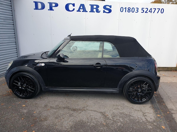 Used MINI Convertible 2009 for sale - 76137177: Photo 8