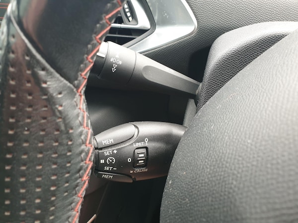 Used Peugeot 308 2015 for sale - 76137136: Photo 23