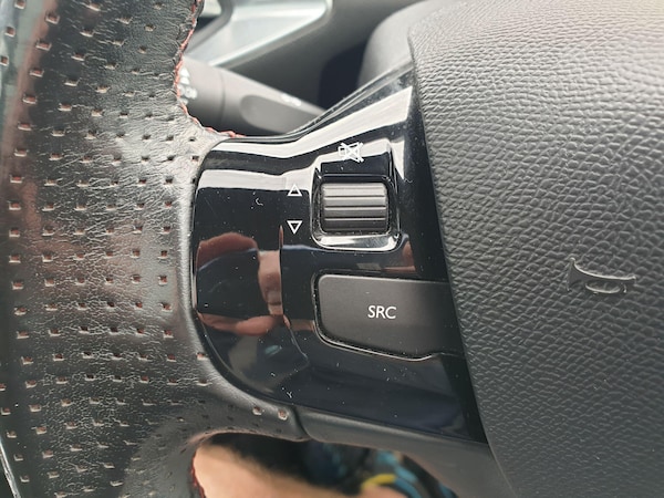 Used Peugeot 308 2015 for sale - 76137136: Photo 25