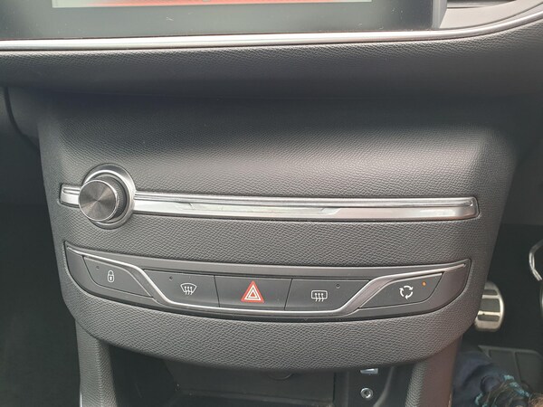 Used Peugeot 308 2015 for sale - 76137136: Photo 27