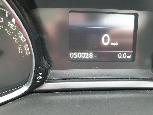 Used Peugeot 308 2015 for sale - 76137136: Photo 3