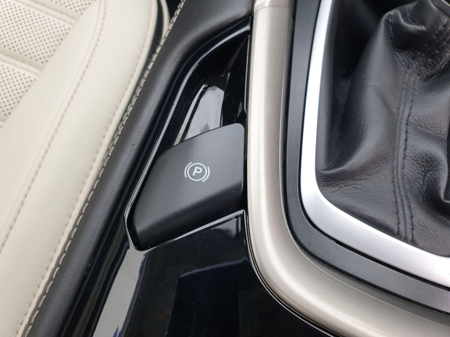 Used Ford Mondeo 2017 for sale - 75941359: Photo 31