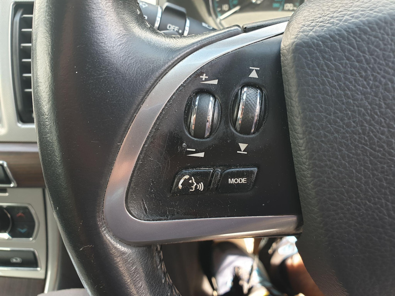 Used Jaguar XF 2012 for sale - 76485754: Photo 16