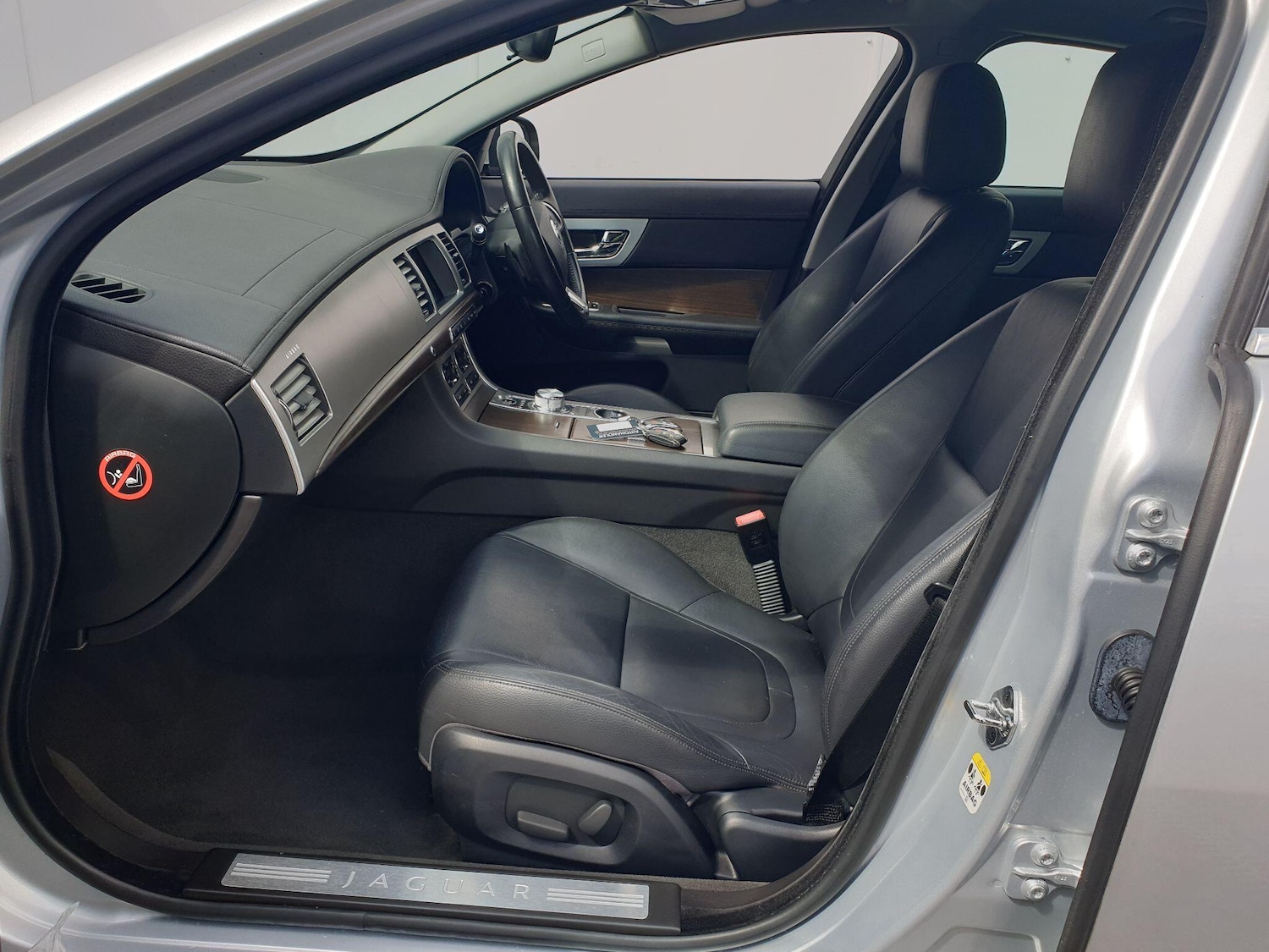 Used Jaguar XF 2012 for sale - 76485754: Photo 27