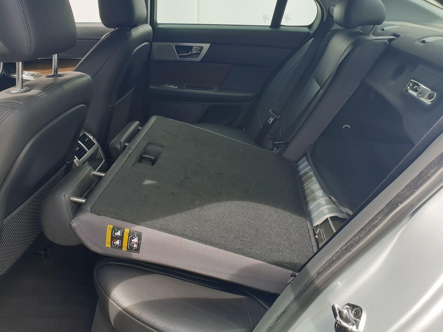 Used Jaguar XF 2012 for sale - 76485754: Photo 32