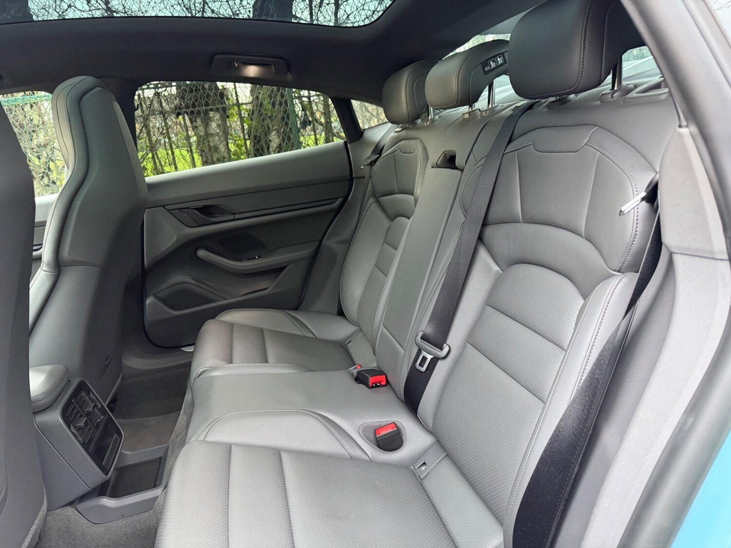 Used Porsche Taycan 2022 for sale - 77347038: Photo 16