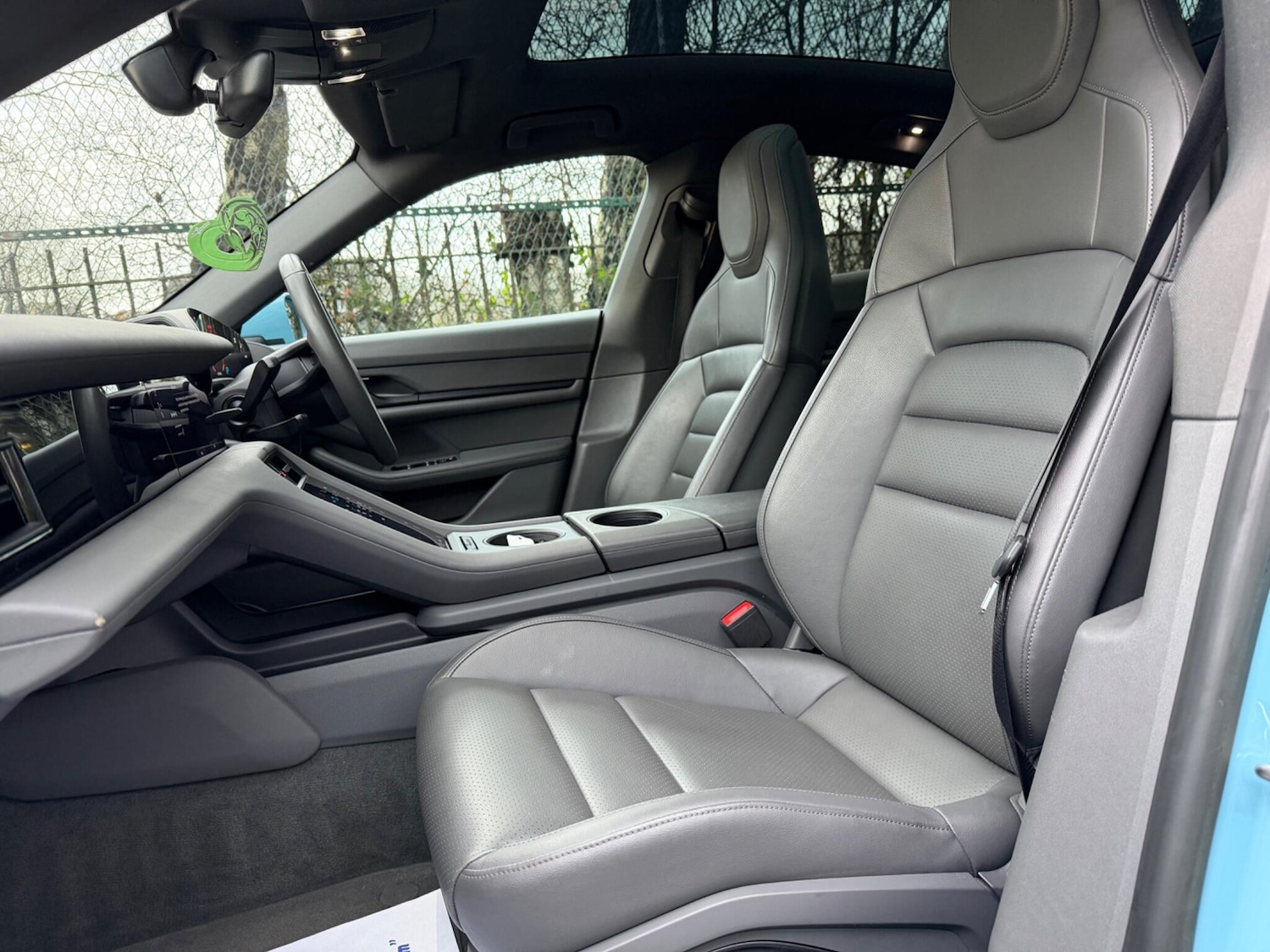 Used Porsche Taycan 2022 for sale - 77347038: Photo 17