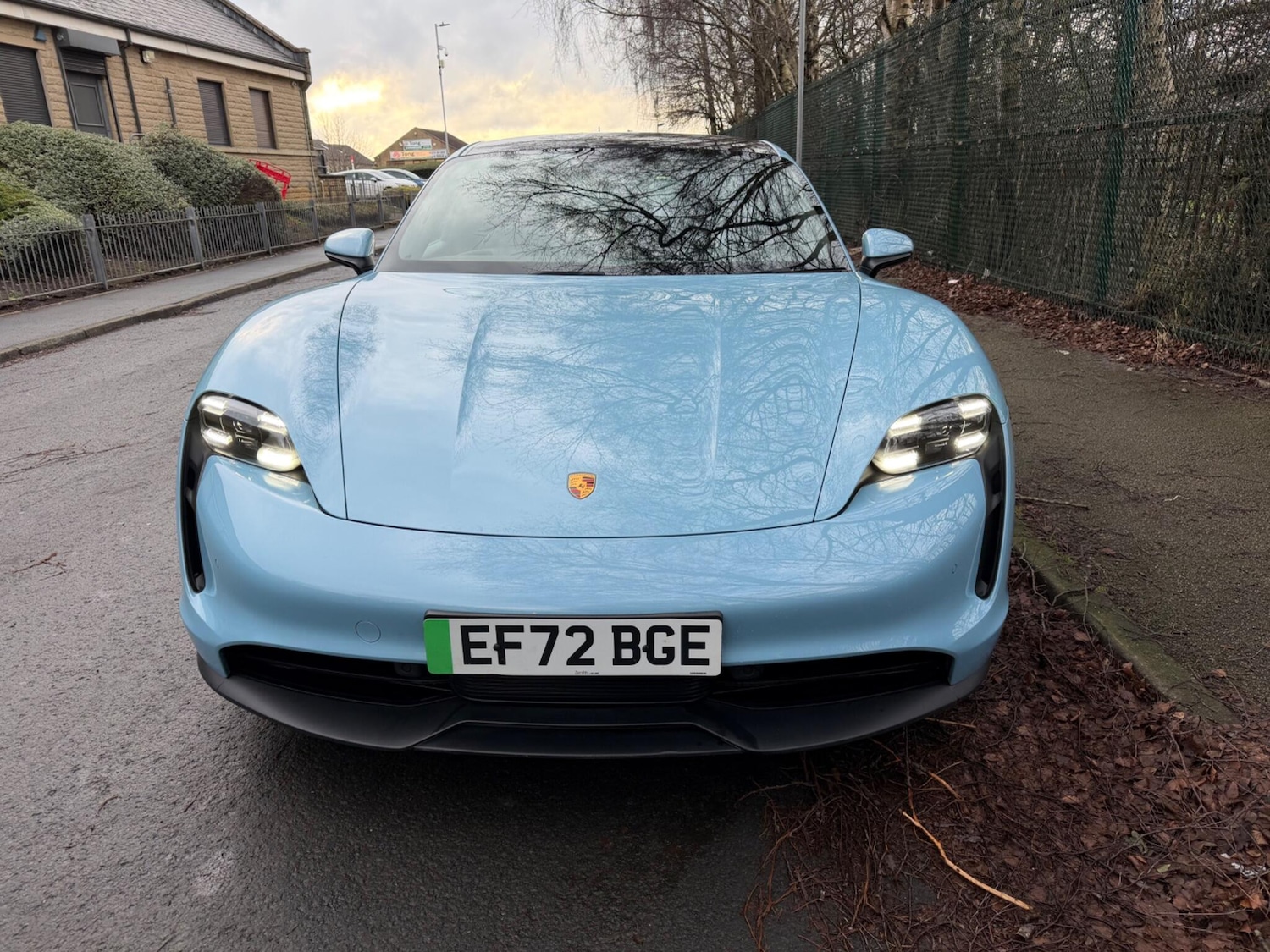 Used Porsche Taycan 2022 for sale - 77347038: Photo 2