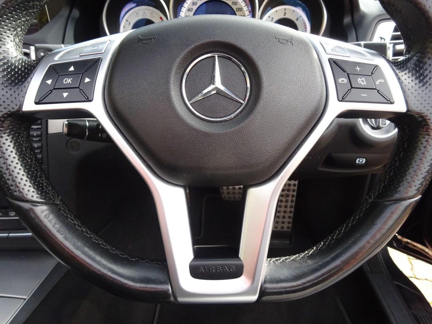 Used Mercedes-Benz E Class for sale - 76239996: Photo 27